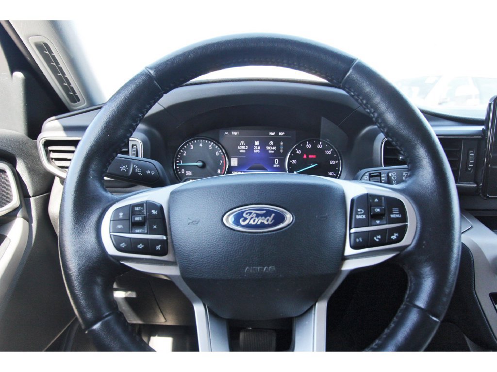Certified 2022 Ford Explorer XLT w/ Equipment Group 202A RWD image 16
