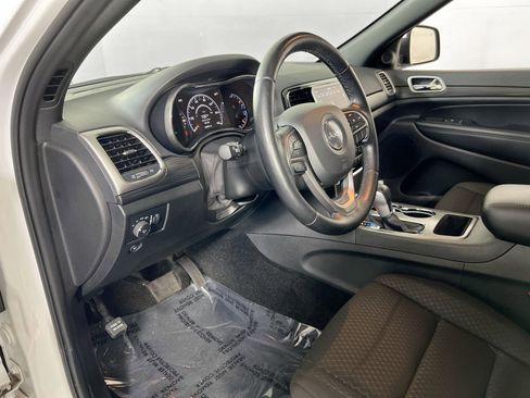 Used 2022 Jeep Grand Cherokee Laredo E w/ Security & Convenience Group image 9