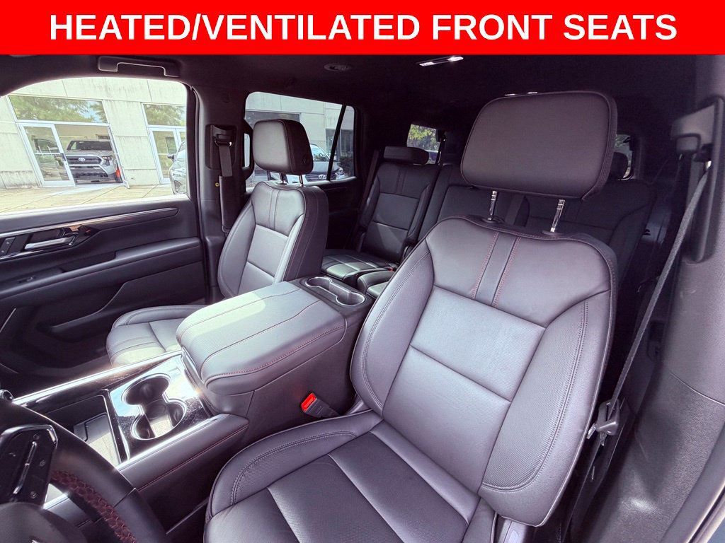Used 2025 Chevrolet Tahoe RST w/ Comfort Package AWD/4WD image 13