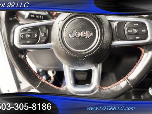Used 2018 Jeep Wrangler Unlimited Sahara AWD/4WD image 24