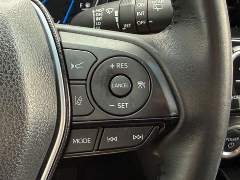 Used 2023 Toyota Venza XLE AWD/4WD image 18