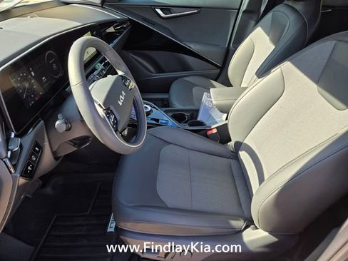 New 2026 Kia Niro Wind FWD image 10