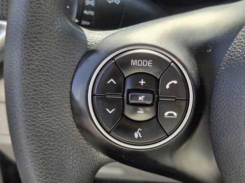 Used 2021 Kia Soul LX image 23