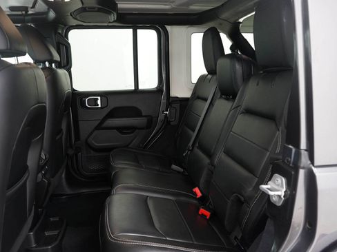 Used 2019 Jeep Wrangler Unlimited Sahara w/ Uconnect 4C Nav & Sound Group image 15