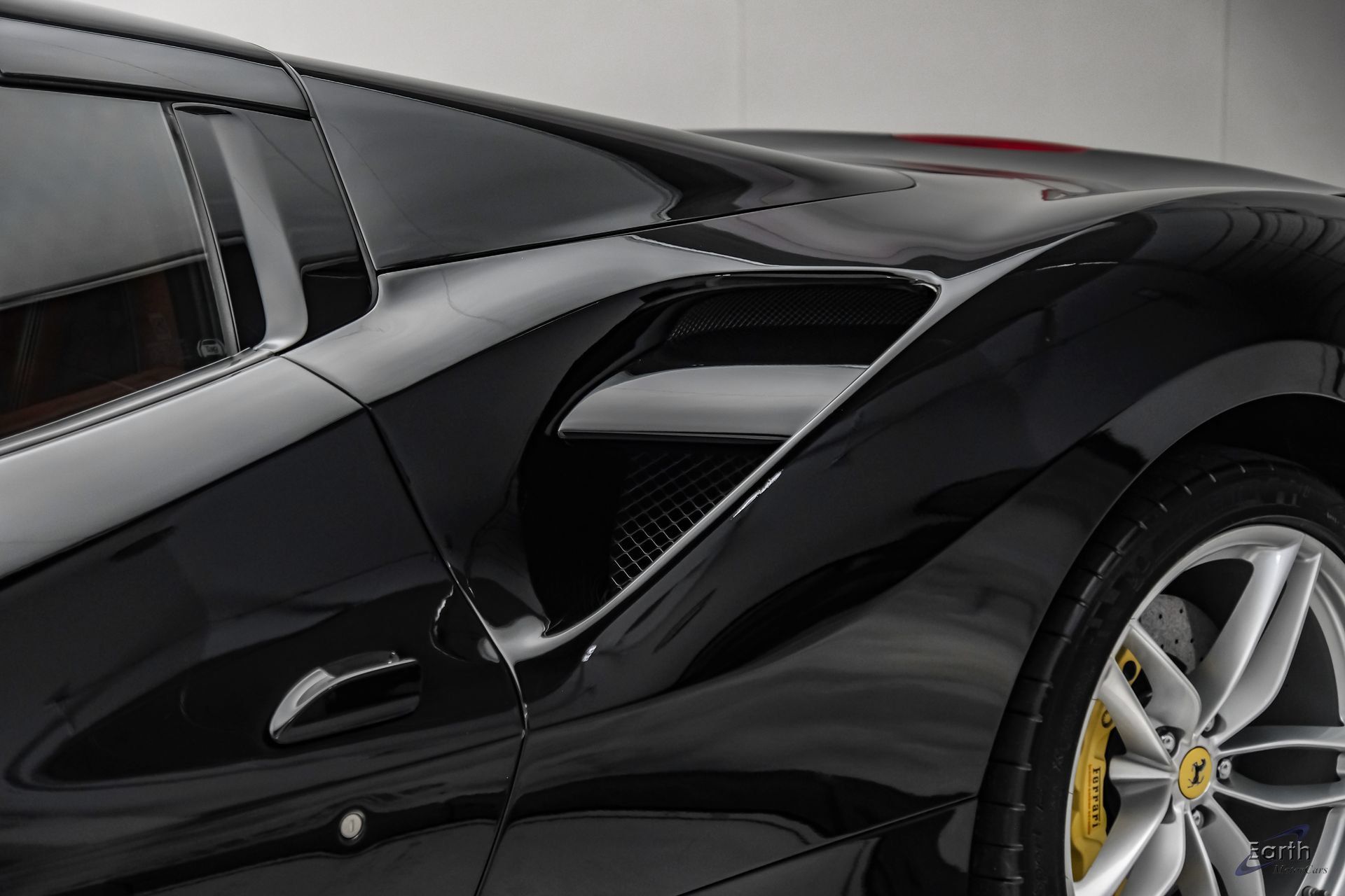 Used 2018 Ferrari 488 Spider RWD image 44