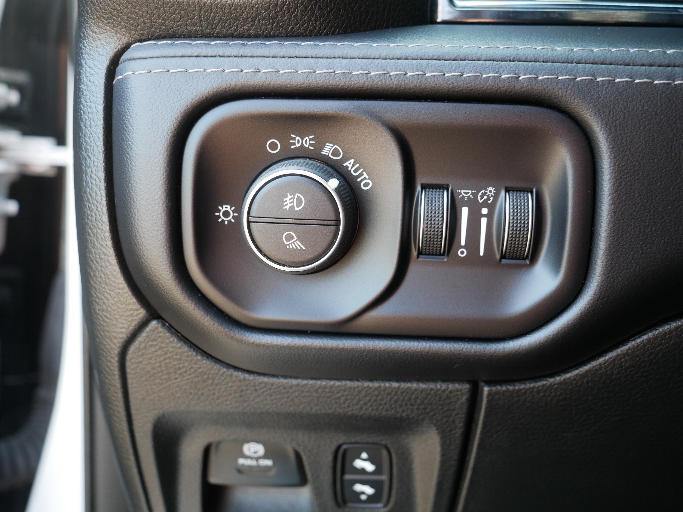 Used 2022 RAM 1500 Limited AWD/4WD image 26