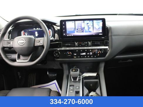 New 2026 Nissan Pathfinder SL image 8