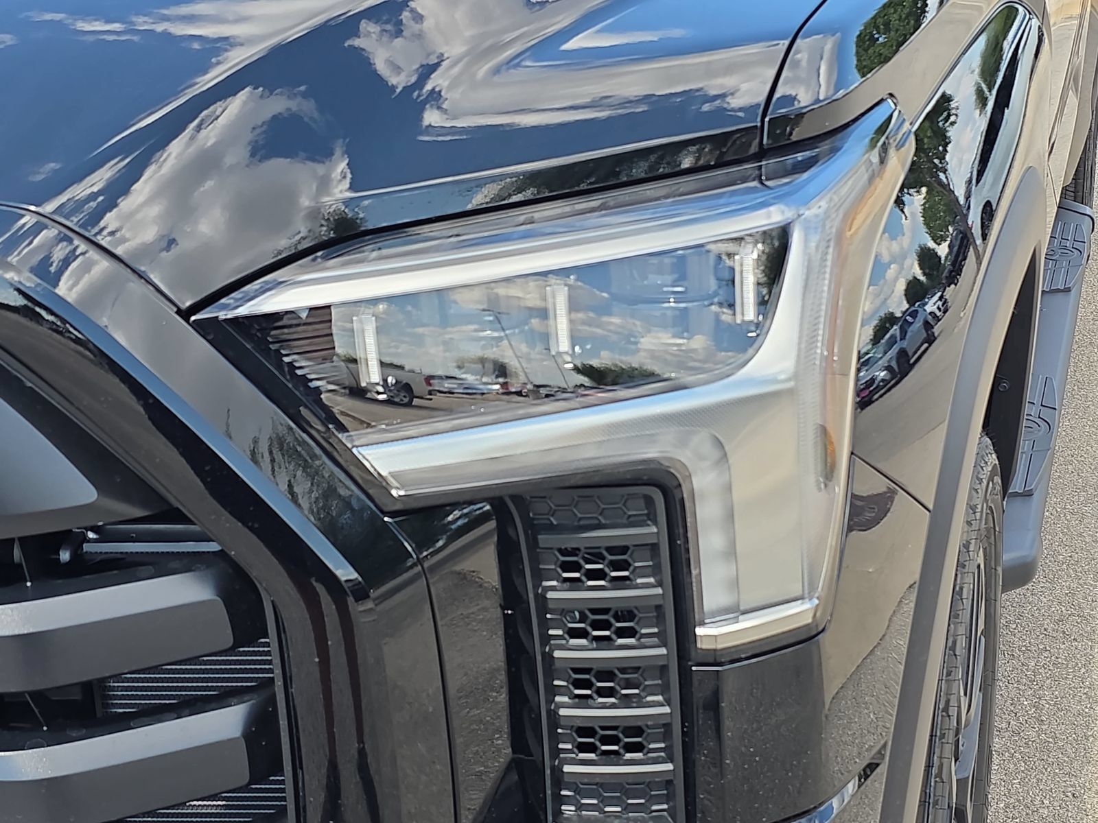 New 2026 Toyota Tundra 4x4 CrewMax Hybrid image 27