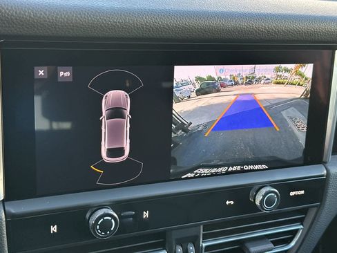 Certified 2025 Porsche Macan image 22