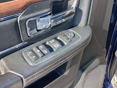 Used 2014 RAM 1500 Laramie w/ Convenience Group image 12