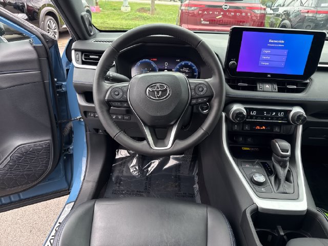 Used 2023 Toyota RAV4 XSE AWD/4WD image 16
