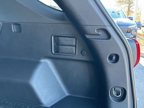 Used 2021 Chevrolet Equinox LT image 29