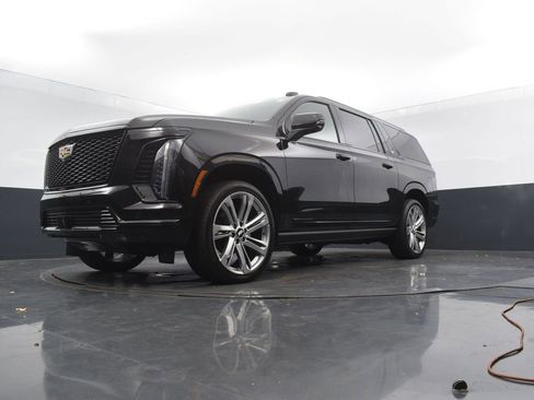 Certified 2025 Cadillac Escalade ESV Sport w/ Touring Package image 52