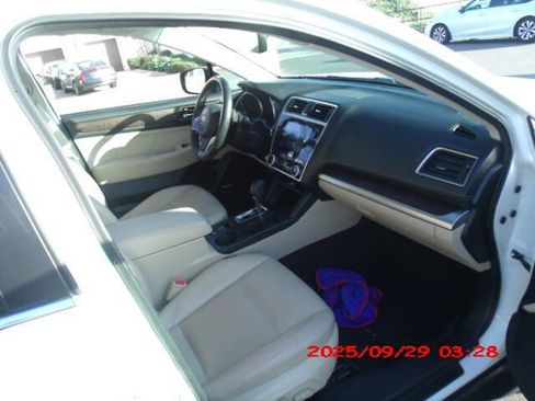 Used 2018 Subaru Outback 2.5i Limited image 4