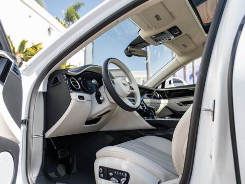 New 2026 Bentley Flying Spur Plug-In Hybrid image 2