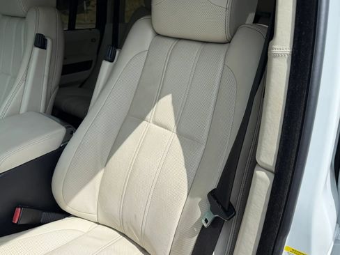 Used 2011 Land Rover Range Rover Autobiography AWD/4WD image 17