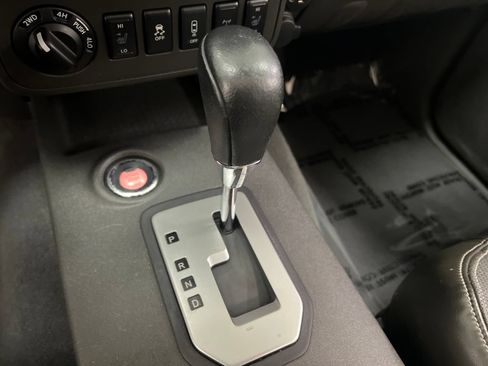 Used 2020 Nissan Frontier 4x4 Crew Cab image 26