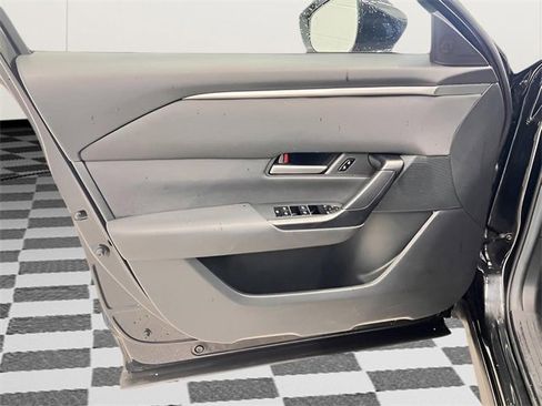 Used 2025 MAZDA CX-50 AWD 2.5 S w/ Select Package image 17