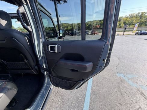 Used 2025 Jeep Wrangler Unlimited Rubicon AWD/4WD image 40
