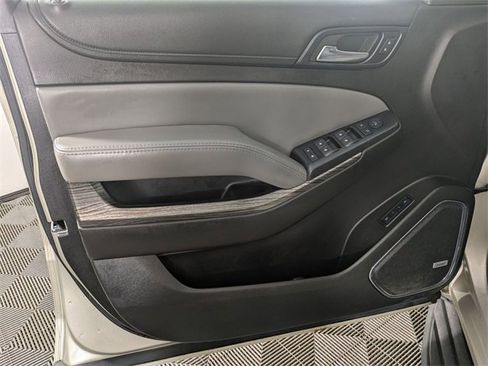 Used 2015 Chevrolet Suburban LT image 11