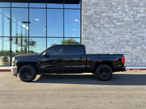 Used 2018 Chevrolet Silverado 1500 LT w/ All Star Edition RWD image 4