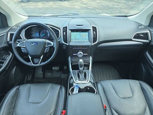 Used 2018 Ford Edge Titanium w/ Equipment Group 302A AWD/4WD image 18