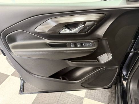 Used 2024 GMC Terrain SLE image 13