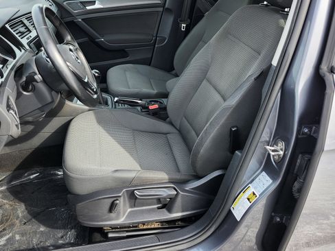 Used 2019 Volkswagen Golf S w/ Driver Assistance Package image 20