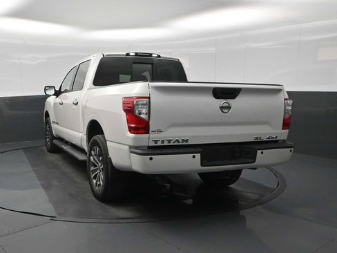 Used 2019 Nissan Titan SL image 7