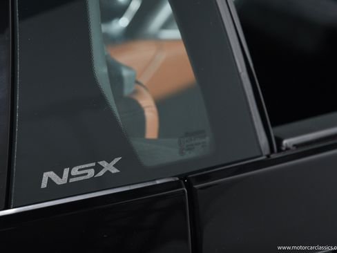 Used 2018 Acura NSX AWD/4WD image 16