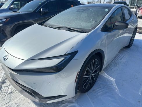 Used 2025 Toyota Prius Limited image 3