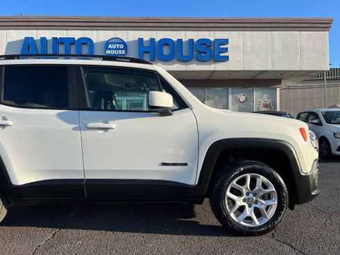 Used 2018 Jeep Renegade Latitude AWD/4WD image 35