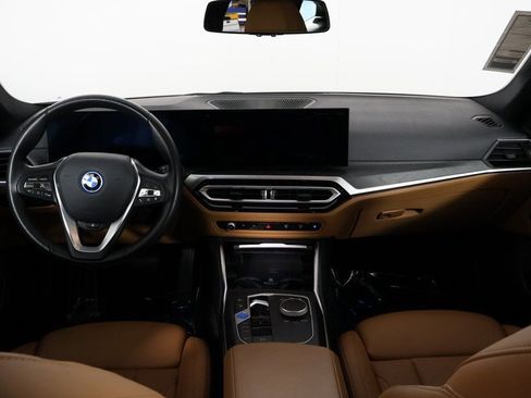 Used 2023 BMW i4 eDrive35 w/ Premium Package image 8