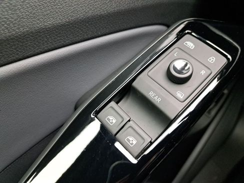 New 2025 Volkswagen ID.4 Pro S image 26