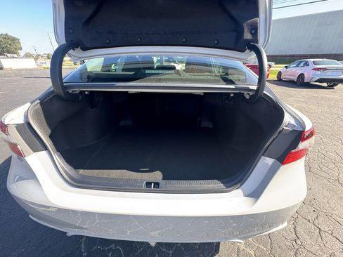 Used 2022 Toyota Camry SE image 13