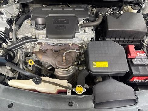 Used 2012 Toyota Camry LE FWD image 9