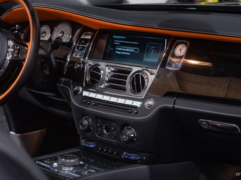 Used 2018 Rolls-Royce Dawn image 7