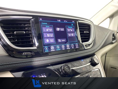 Used 2018 Chrysler Pacifica Limited w/ Advanced Safetytec Group image 6