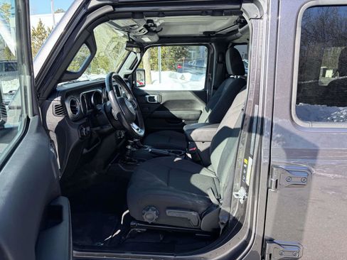 Used 2021 Jeep Wrangler Unlimited Sahara w/ LED Lighting Group image 11