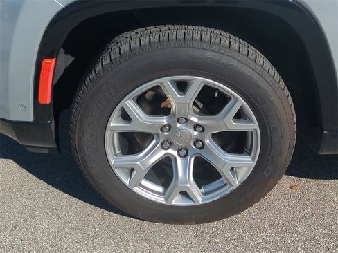 Used 2022 Jeep Wagoneer Series I w/ Premium Group I image 12