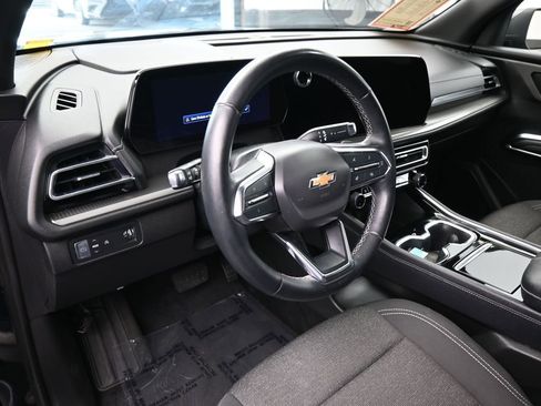Used 2024 Chevrolet Traverse LS FWD image 10