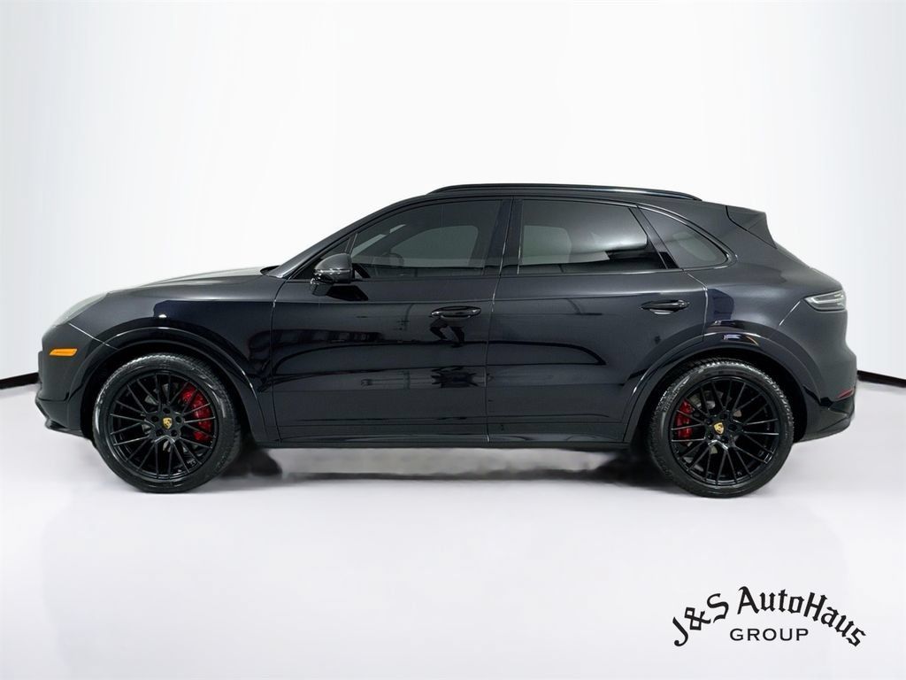 Used 2021 Porsche Cayenne GTS AWD/4WD image 4