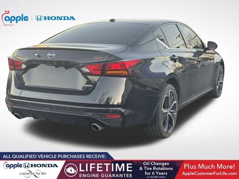 Used 2024 Nissan Altima 2.5 SR w/ SR Premium Package image 7