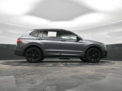 Used 2022 Volkswagen Tiguan SE R-Line image 36