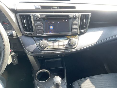 Used 2014 Toyota RAV4 XLE AWD/4WD image 18