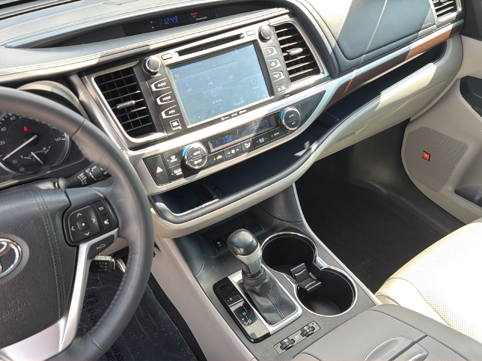 Used 2016 Toyota Highlander Limited Platinum FWD image 24