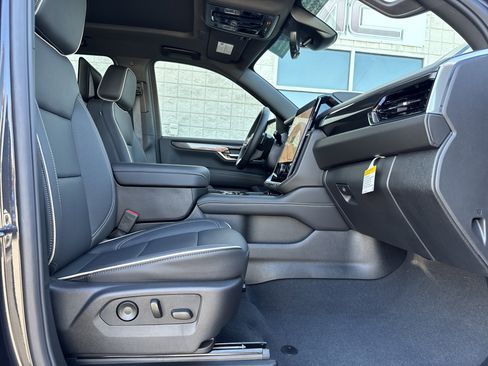 Used 2026 GMC Yukon XL Elevation w/ Elevation Premium Package image 35