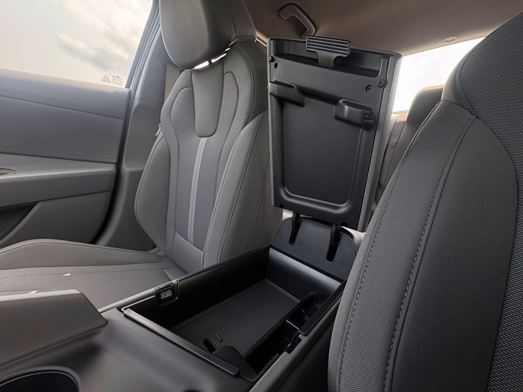 New 2026 Hyundai Elantra SE FWD image 24