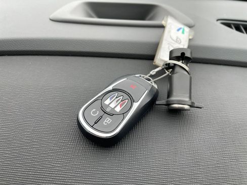 Used 2025 Buick Envista Sport Touring image 22