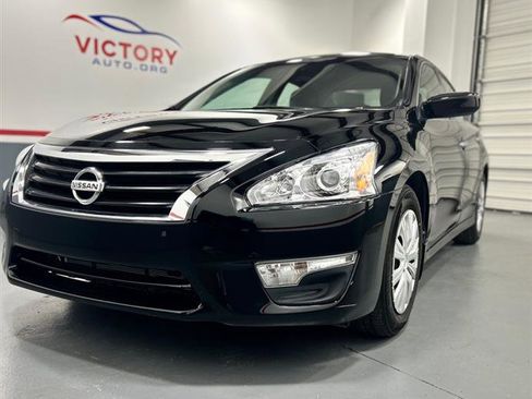 Used 2014 Nissan Altima 2.5 S w/ Display Audio Package image 3